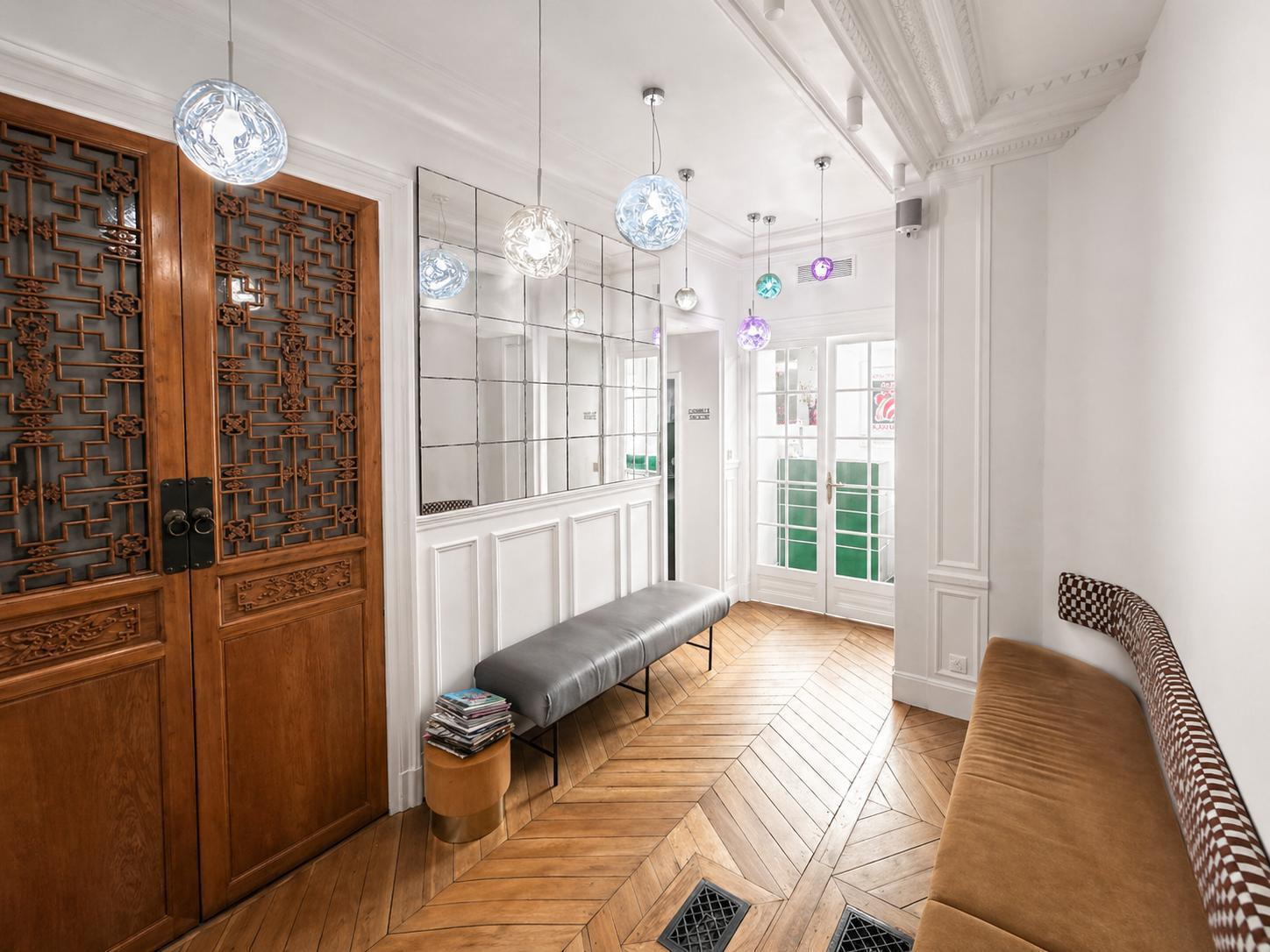 Salle d'attente du cabinet du Dr Eva Assayag-Safar, radiologue, 93 rue de Prony, Paris 17