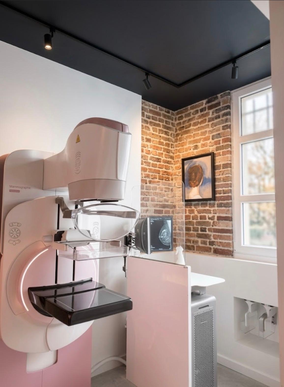 Salle de mammographie du cabinet du Dr Eva Assayag-Safar, radiologue en imagerie mammaire, Paris 17